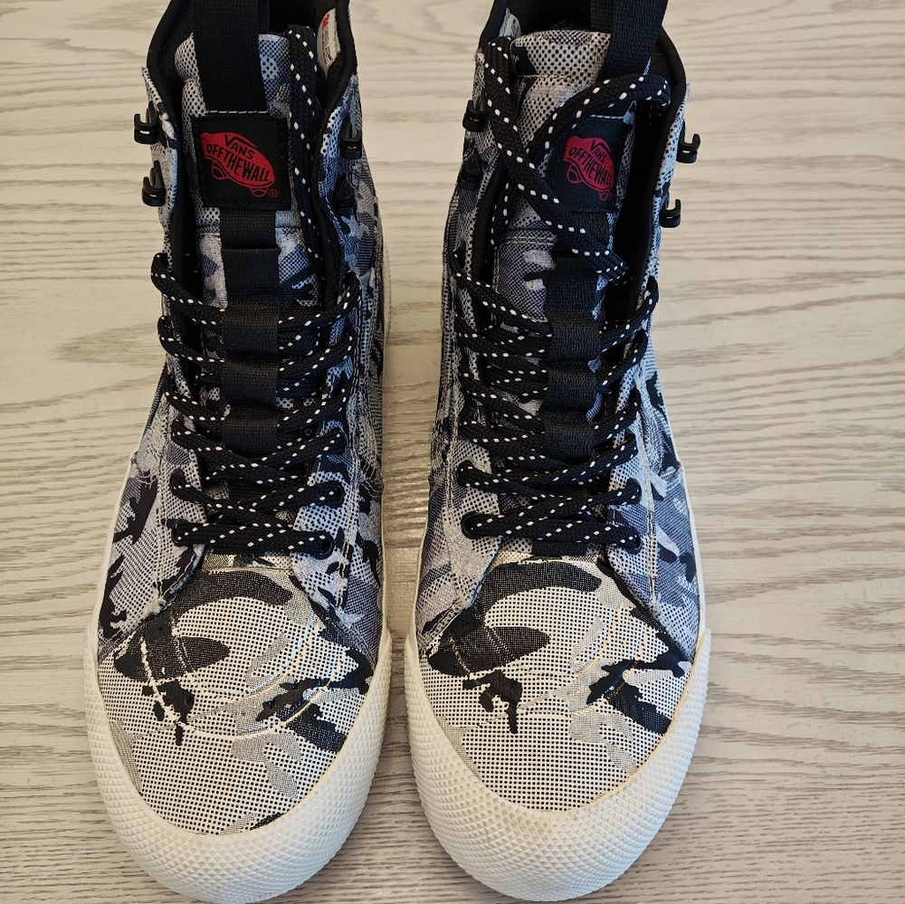 Vans Sk8-Hi Gore-Tex MTE-3 Artic Camo Boots (MINT condition). Make an offer